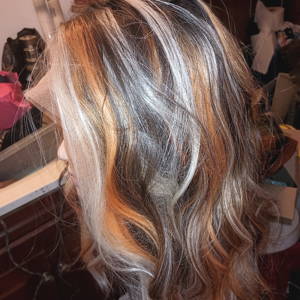 Premium Women’s Blonde & Brown Highlighted Wig - Stylish Layered Look